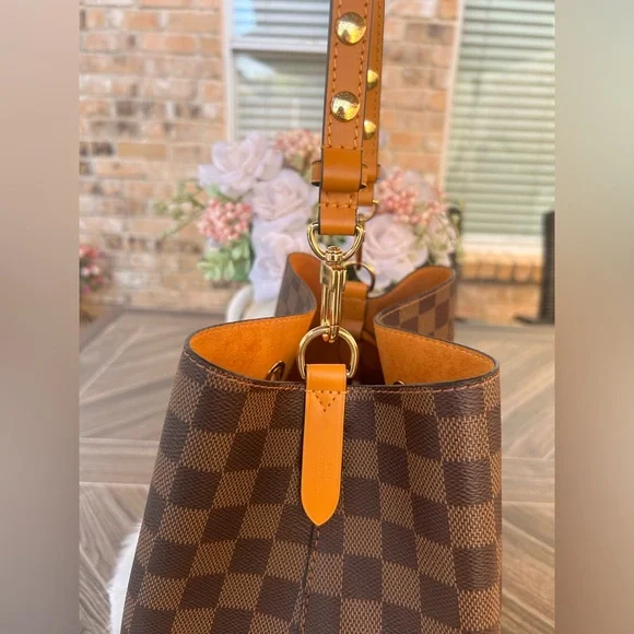NeoNoe Damier Ebene Safran Shoulder/Crossbody Bag - Picture 6 of 16
